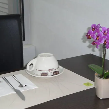 Cit'hotel Talencia 3* תוארס